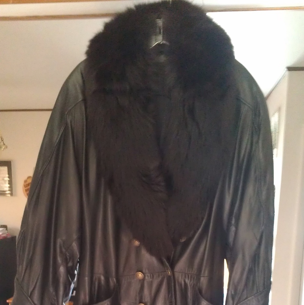 BLACK LAMB LEATHER COAT W/REMOVABLE FOX COLLAR